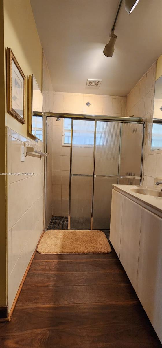 COUNTRY LAKE HOMES 1ST AD - Residential