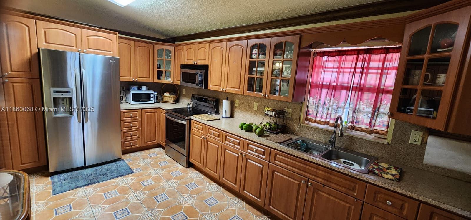 COUNTRY LAKE HOMES 1ST AD - Residential