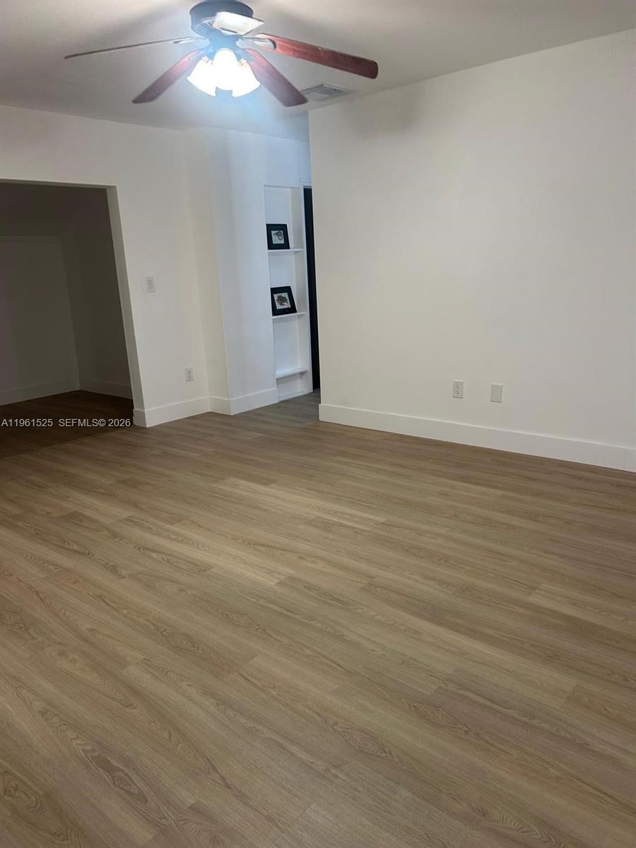 ROYAL GLEN - Residential