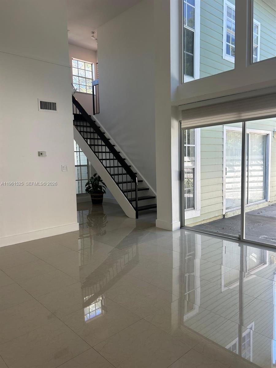 ROYAL GLEN - Residential