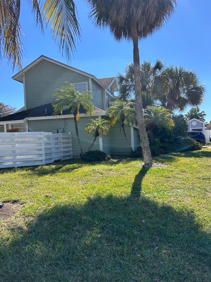 ROYAL GLEN - Residential