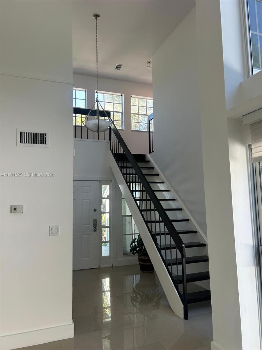 ROYAL GLEN - Residential