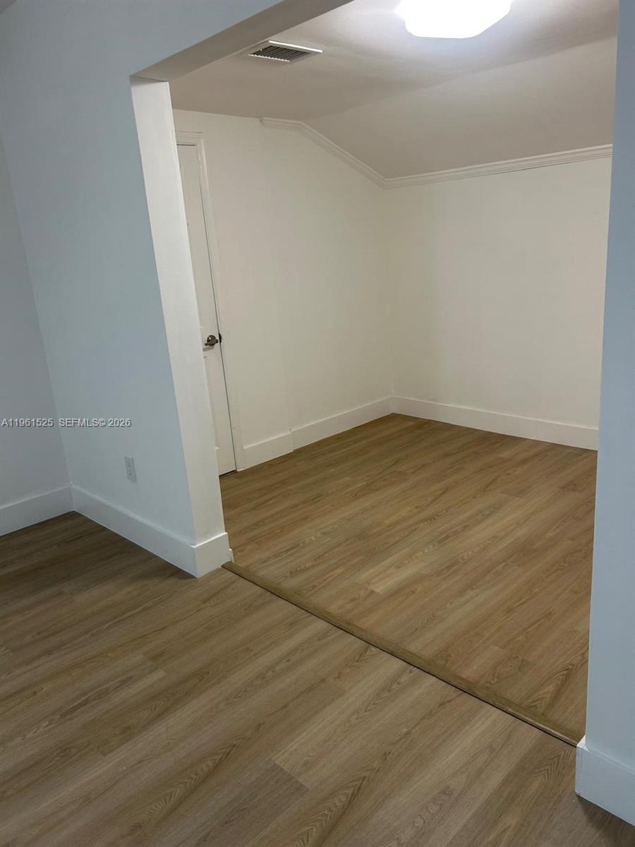 ROYAL GLEN - Residential