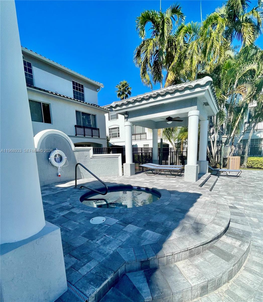 VILLAS DE TUSCANY CONDO - Residential