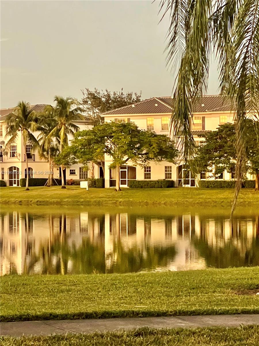 VILLAS DE TUSCANY CONDO - Residential