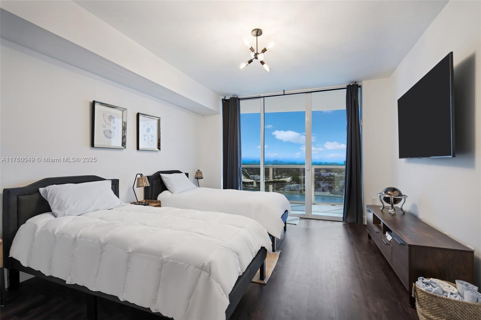 THE BRIDGEWATER CONDO - Residential