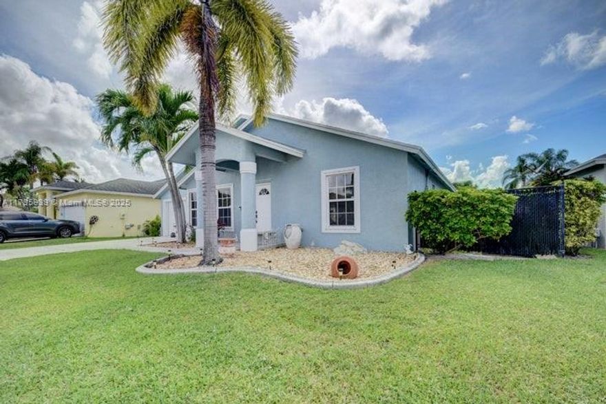Spacious and beautiful home located in the heart of Greenacres Featuring 3 bedrooms, 2 full bathrooms, plus an additional flex room. The property includes a built-in generator, ensuring you won’t be left without power during storms or hurricane. This property features a bright open layout, vaulted ceilings, and tile floors throughout, perfect for entertaining or relaxing. . Centrally located near schools, parks, and shopping, with easy access to main roads. Move-in ready and waiting for you!