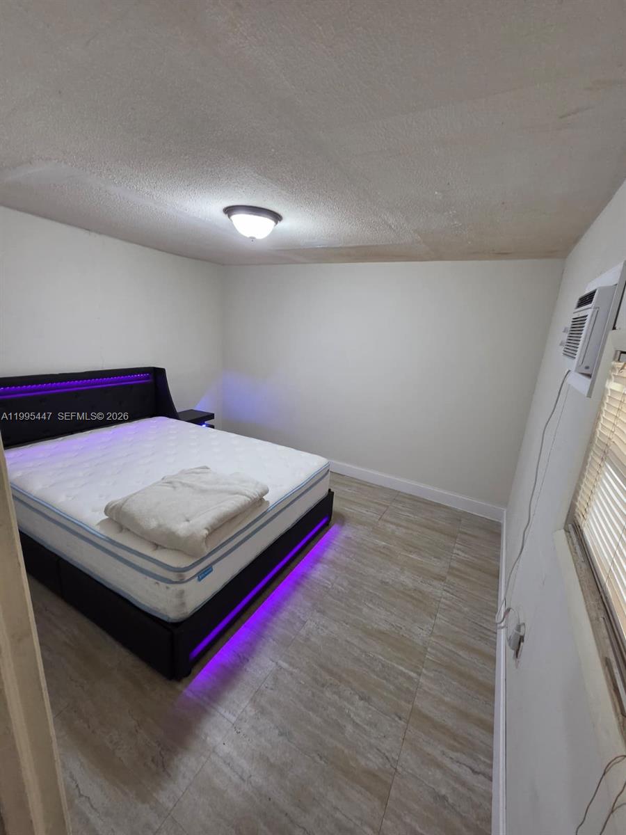 UNIVERSITY LAKES - Residential Lease