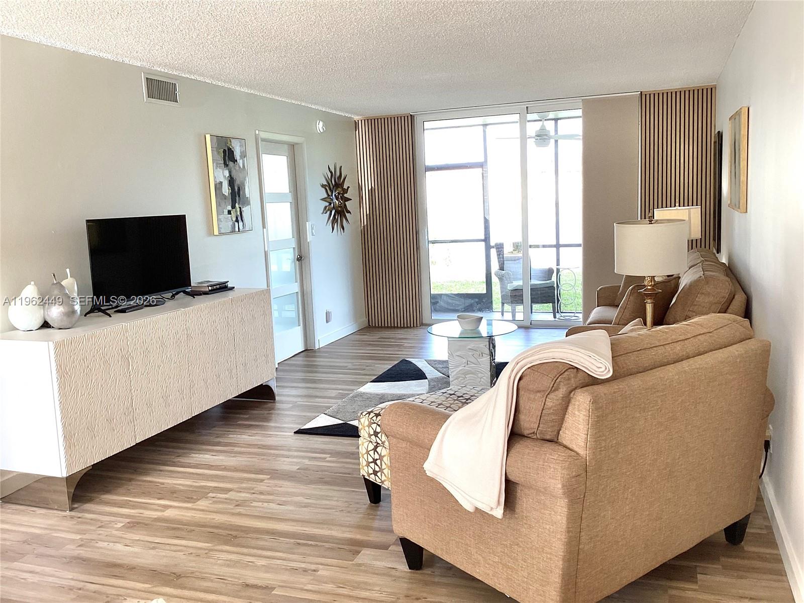 HOLLYBROOK GOLF AND TENNIS - Residential