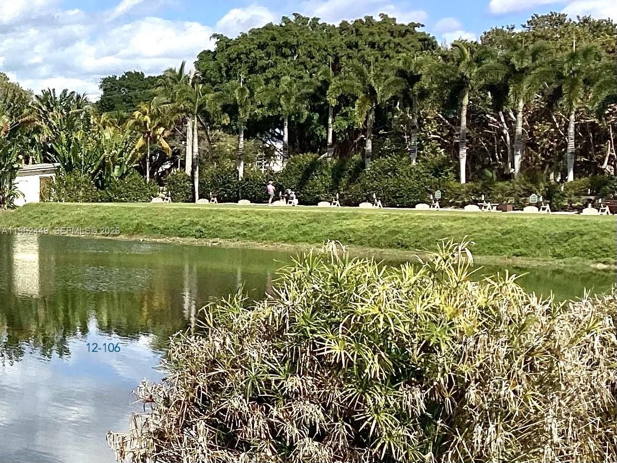 HOLLYBROOK GOLF AND TENNIS - Residential