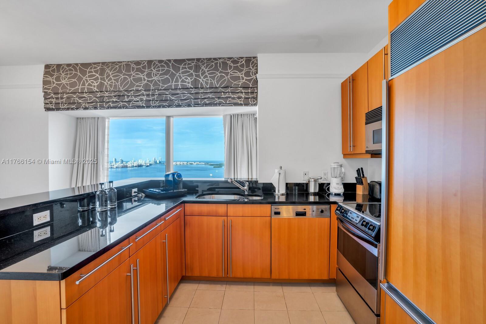 1435 Brickell Ave 3607