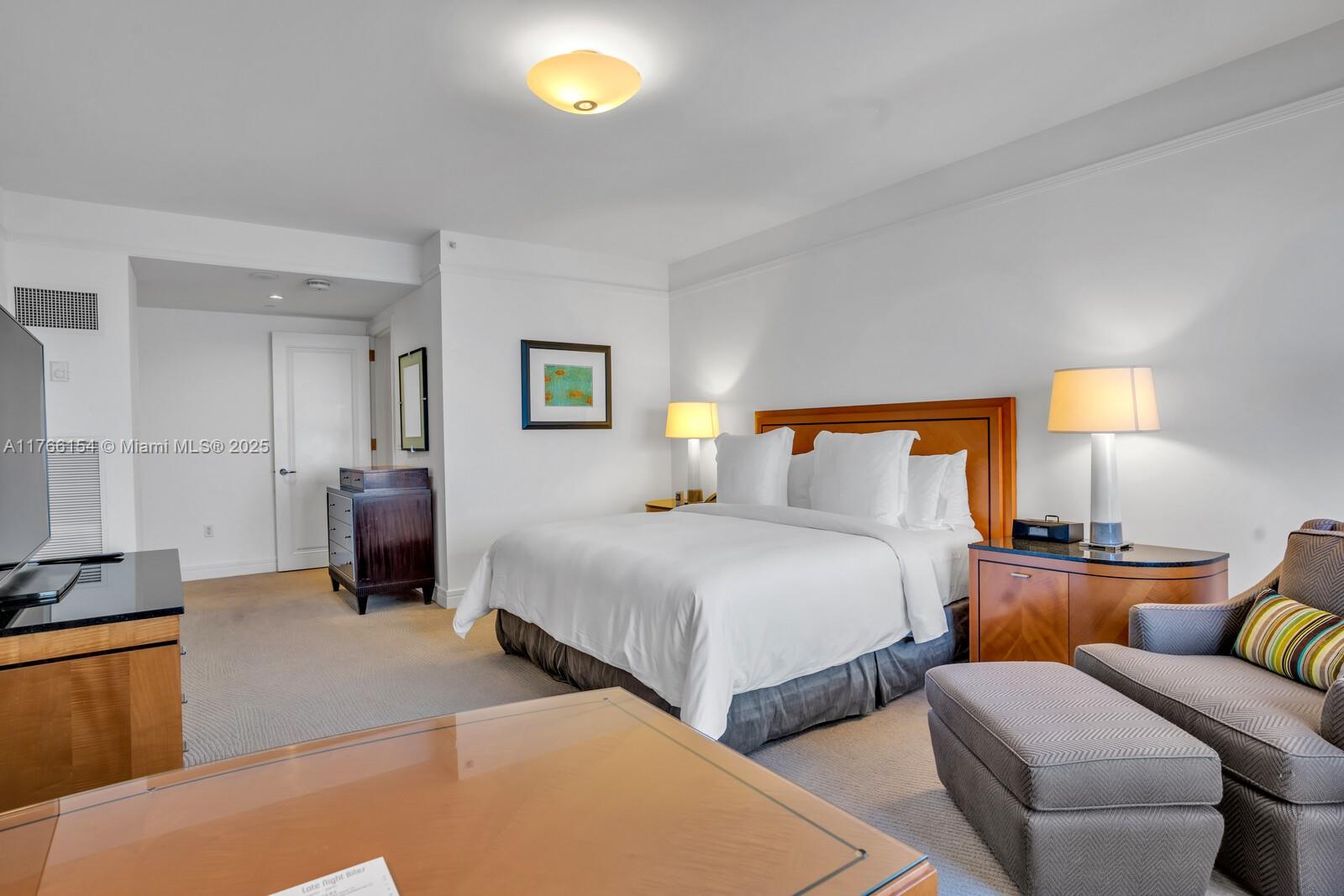 MILLENNIUM TOWER CONDOMIN - Residential Lease