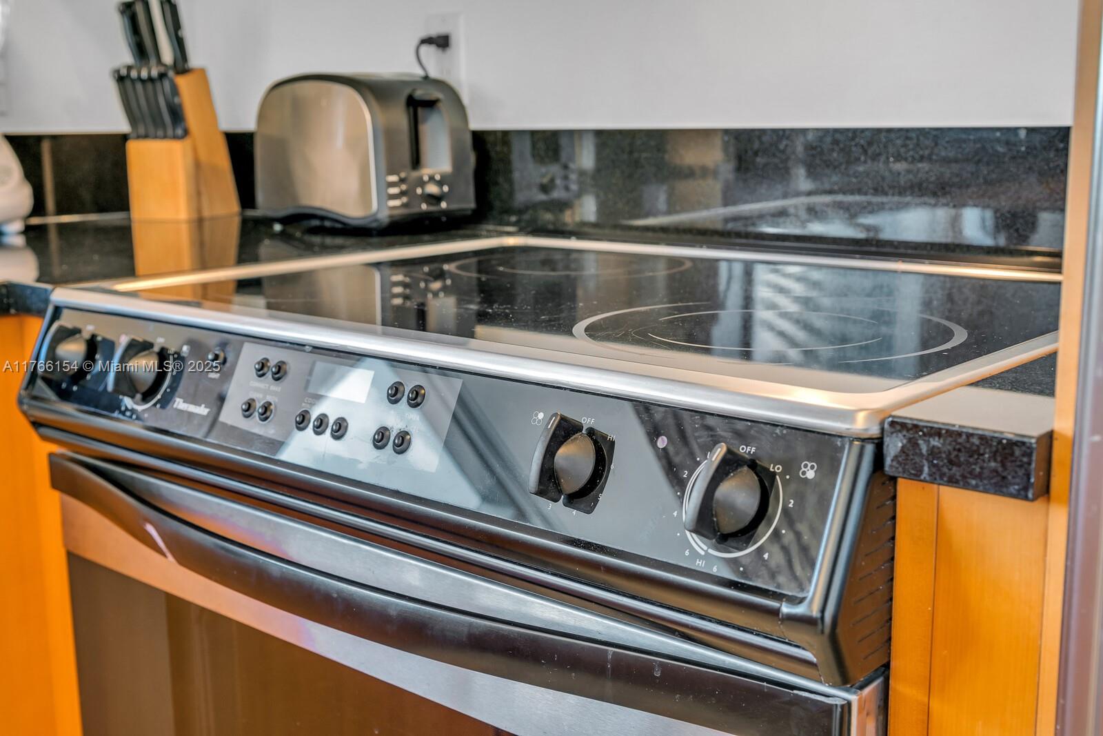 MILLENNIUM TOWER CONDOMIN - Residential Lease