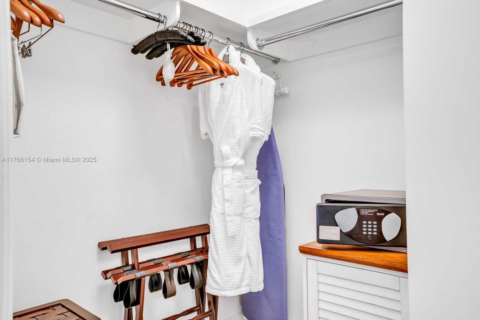 MILLENNIUM TOWER CONDOMIN - Residential Lease