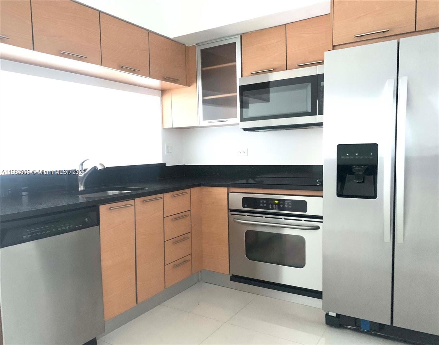 BRICKELL ON THE RIVER N T - Residential Lease