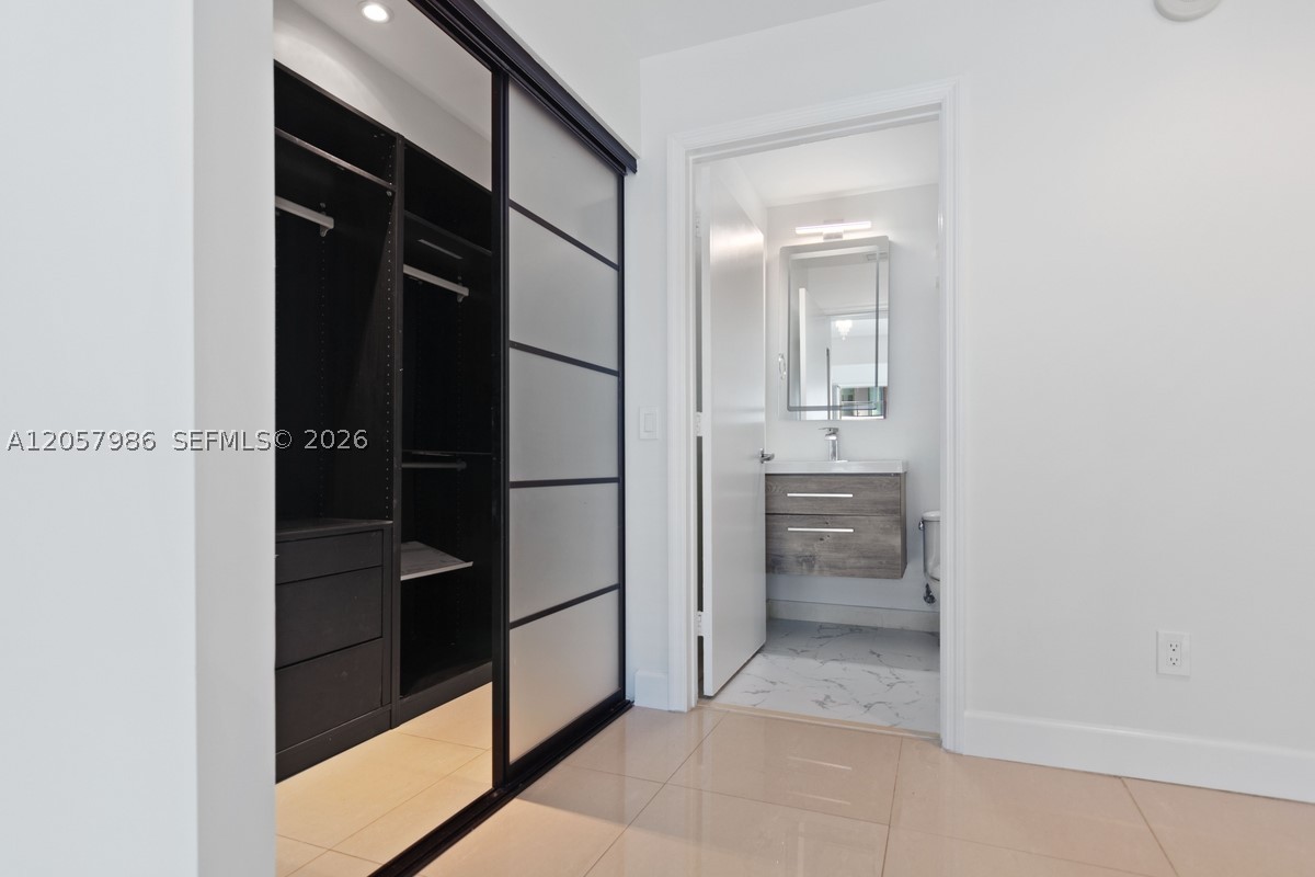 60 SW 13th St 3022