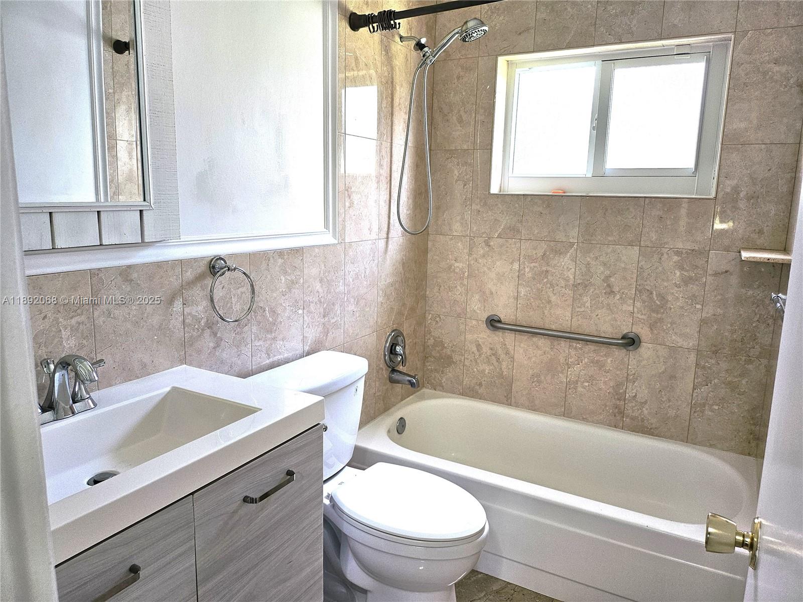 PARADISE GARDENS SEC 4 - Residential Lease