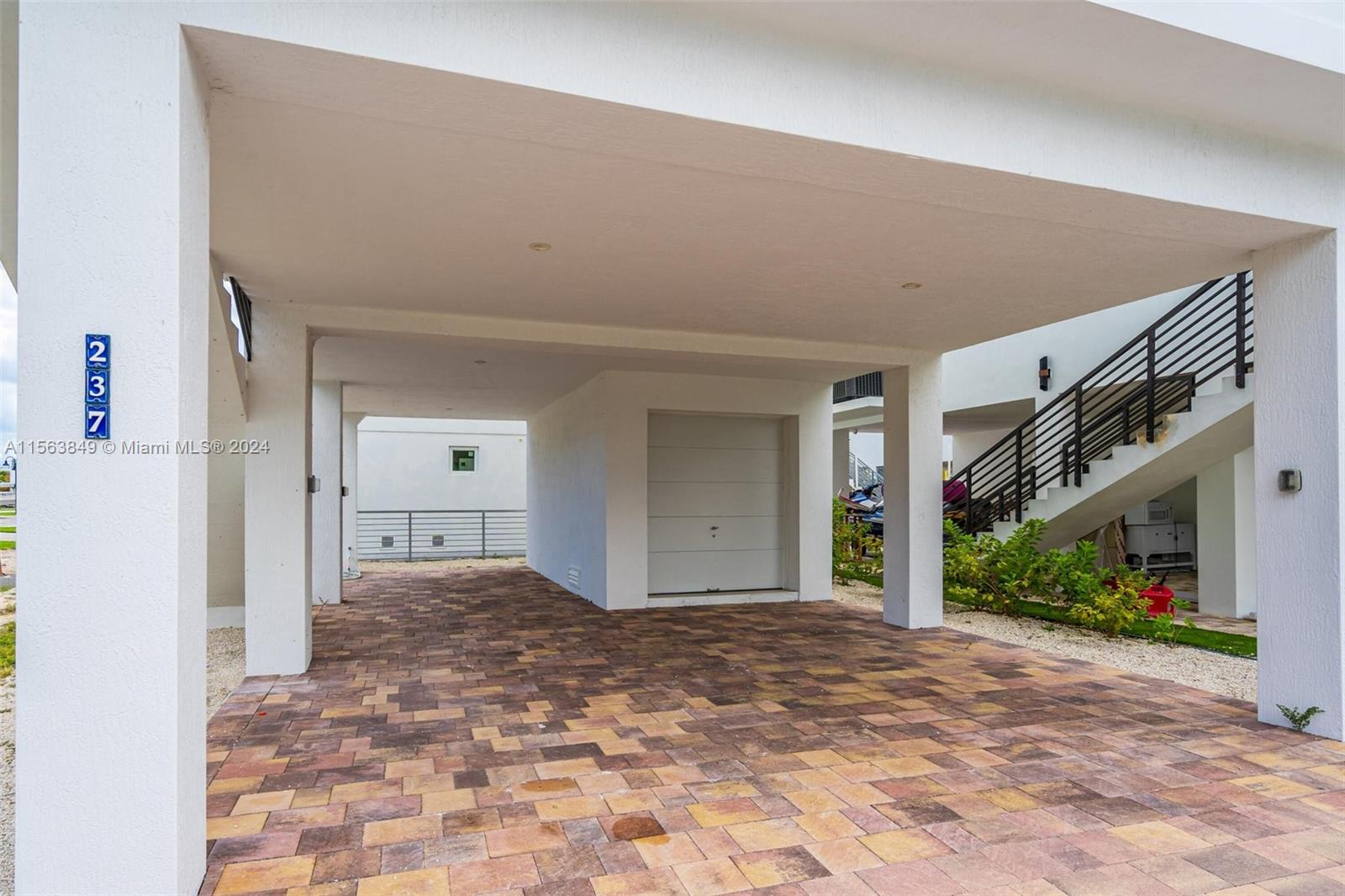 KEY LARGO OCEAN RESORT CO - Residential Lease