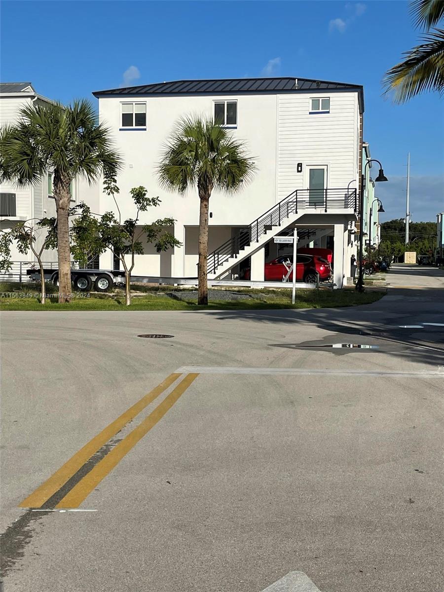 KEY LARGO OCEAN RESORT CO - Residential Lease