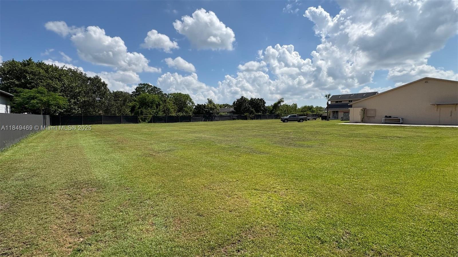 31050 SW 194th Ave, Homestead, FL, 33030/$1,195,000 2 31050 SW 194th Ave