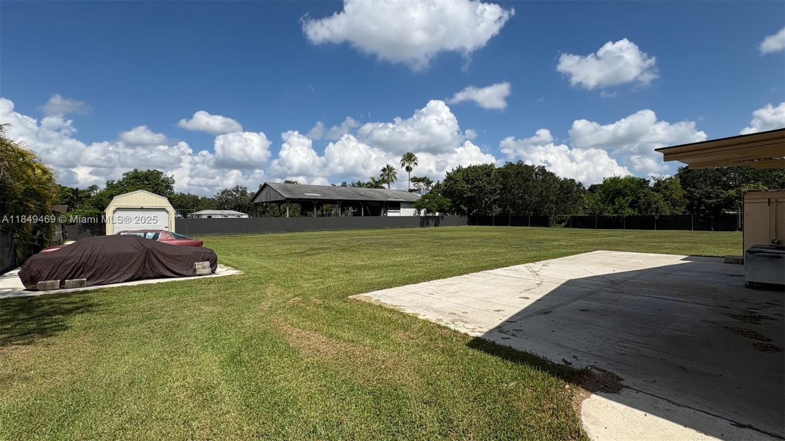 31050 SW 194th Ave, Homestead, FL, 33030/$1,195,000 3 31050 SW 194th Ave