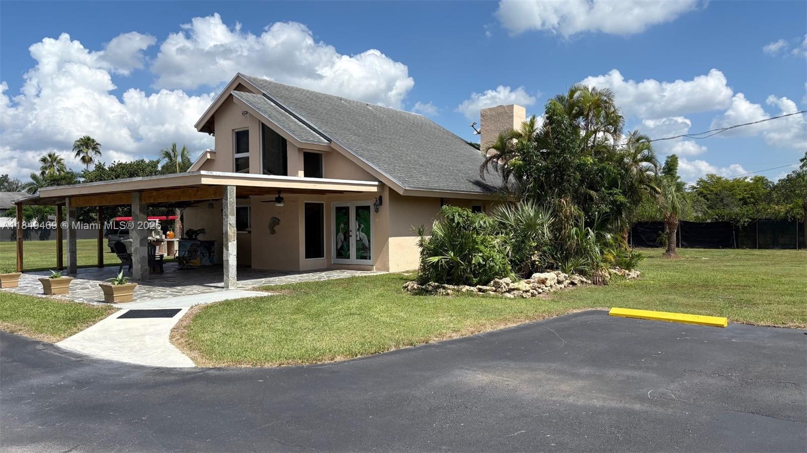 Spacious Single Family in Homestead. Uniquely Designed 3 Bedroom 2 Bath 2 Story Main House w 1,470 SQFT Additional Workshop/Art Studio. Over 57,000 SQFT Lot w Tremendous Potential to Add Suare Footage, Build New, or Add Pool, Create Your Very Own Haven in Homestead.