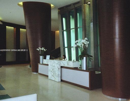 TRUMP ROYALE CONDO - Residential