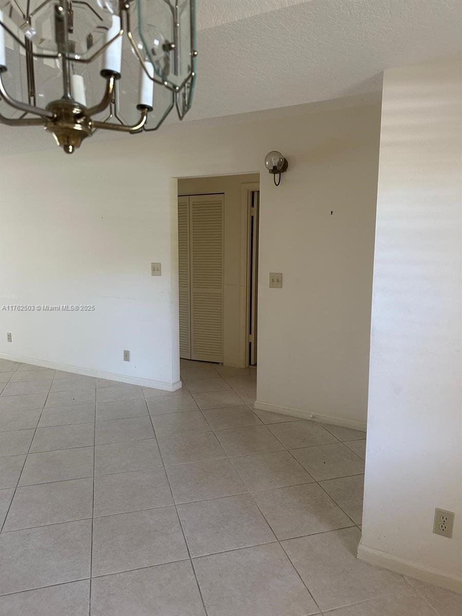 SHORES AT WELLINGTON COND - Residential