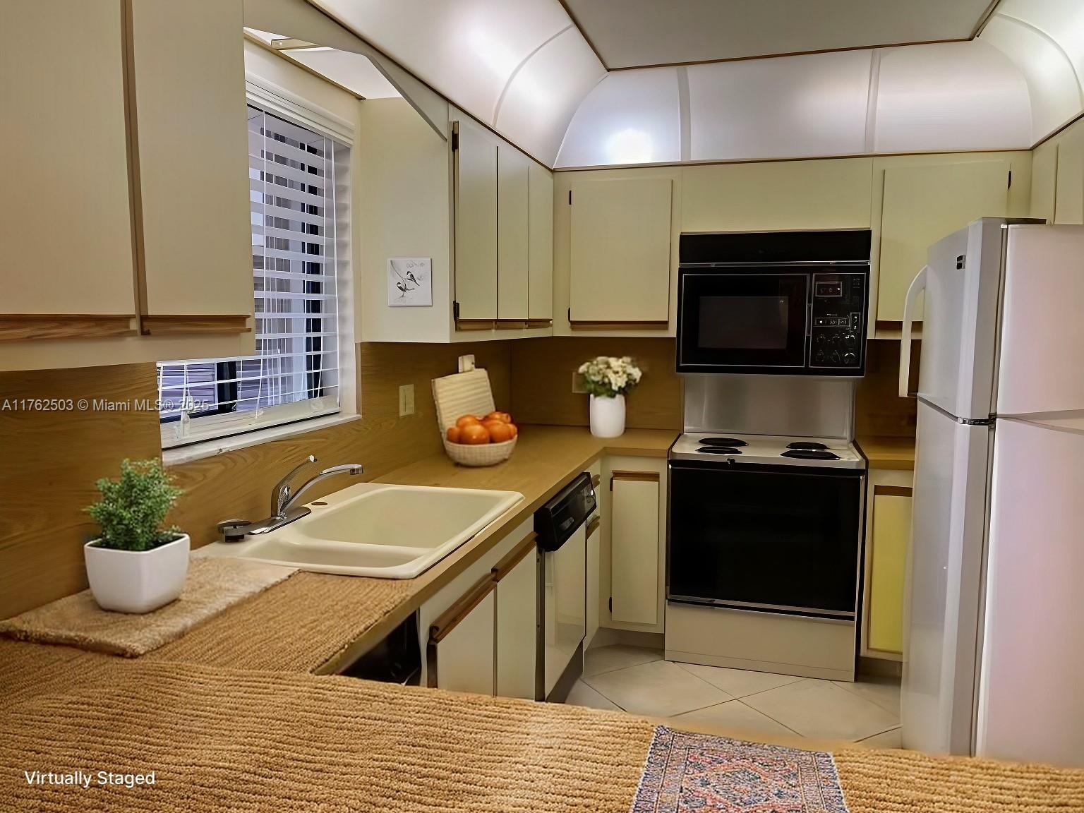 SHORES AT WELLINGTON COND - Residential