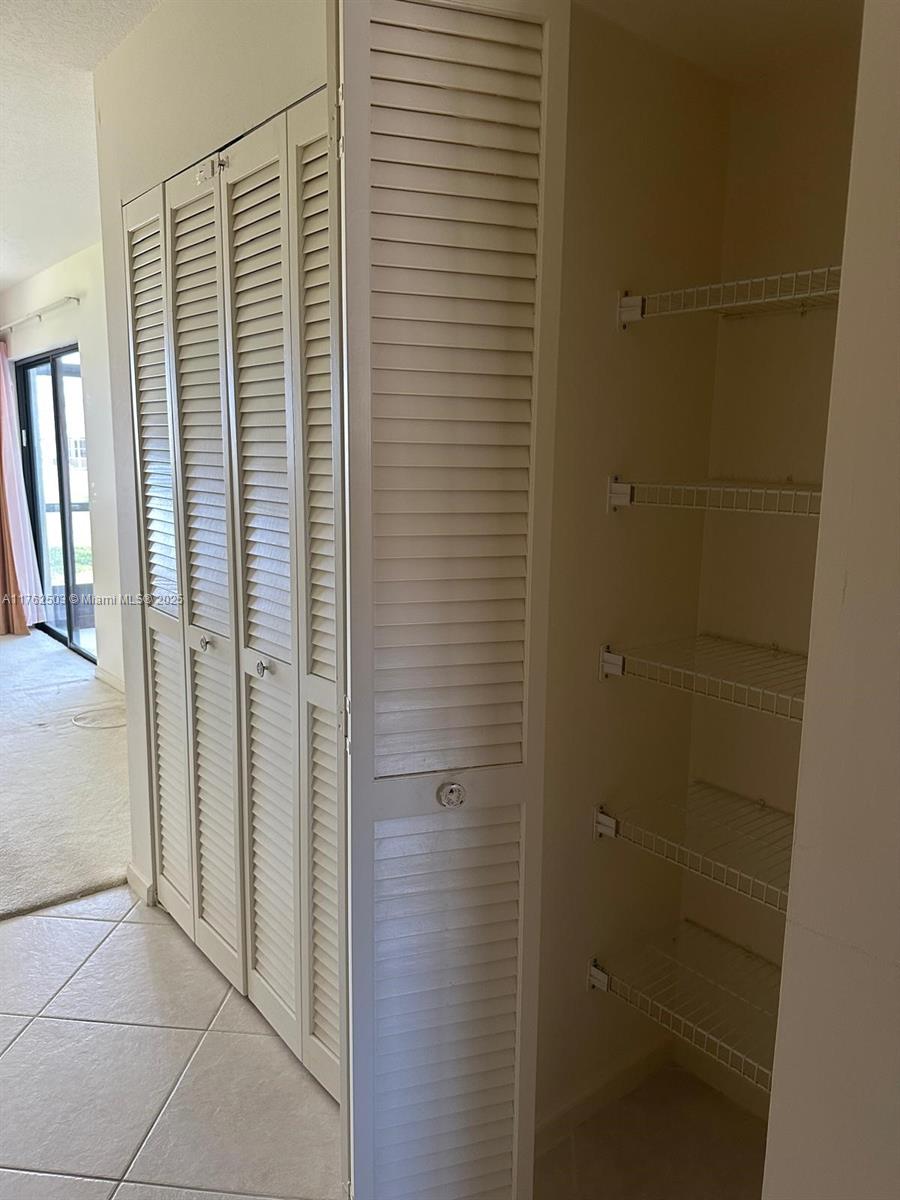 SHORES AT WELLINGTON COND - Residential