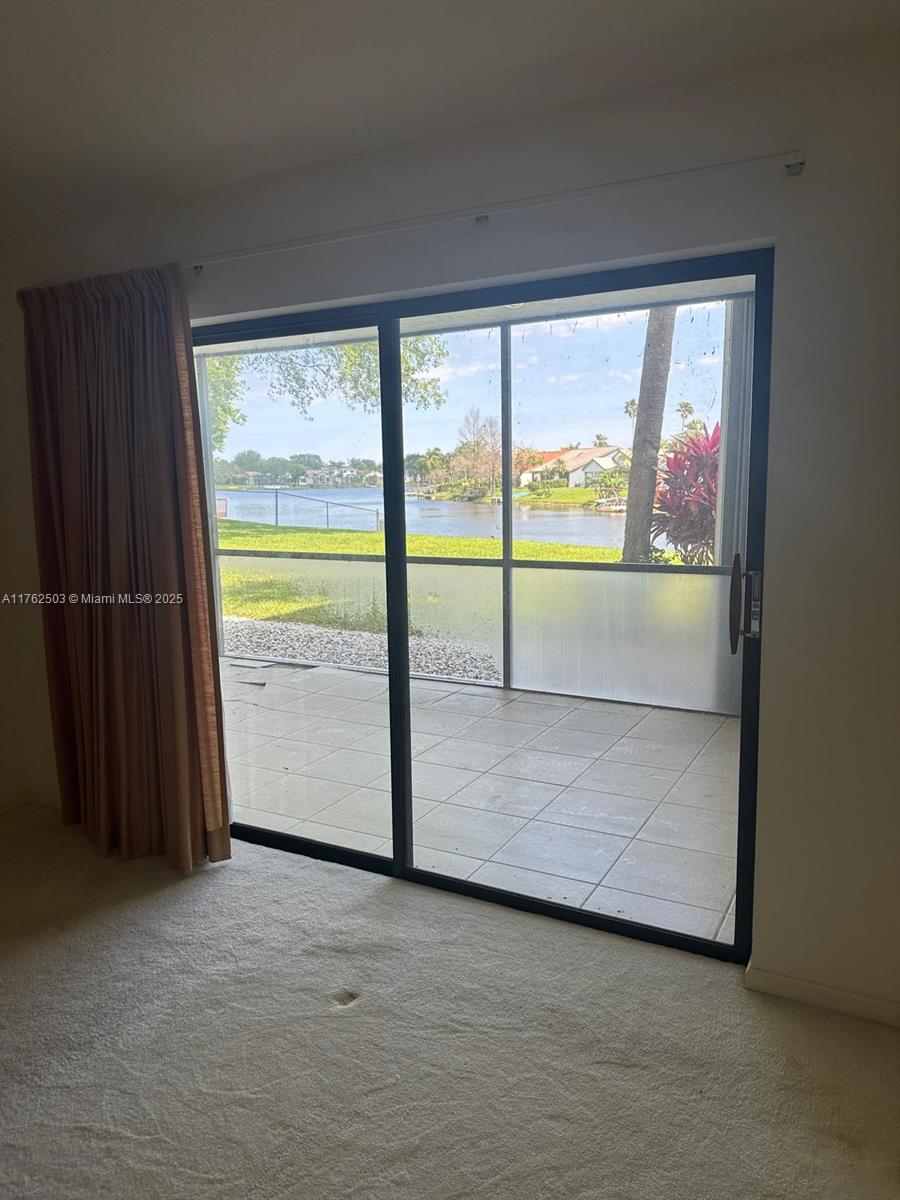 SHORES AT WELLINGTON COND - Residential