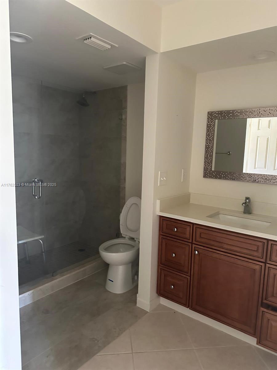 SHORES AT WELLINGTON COND - Residential