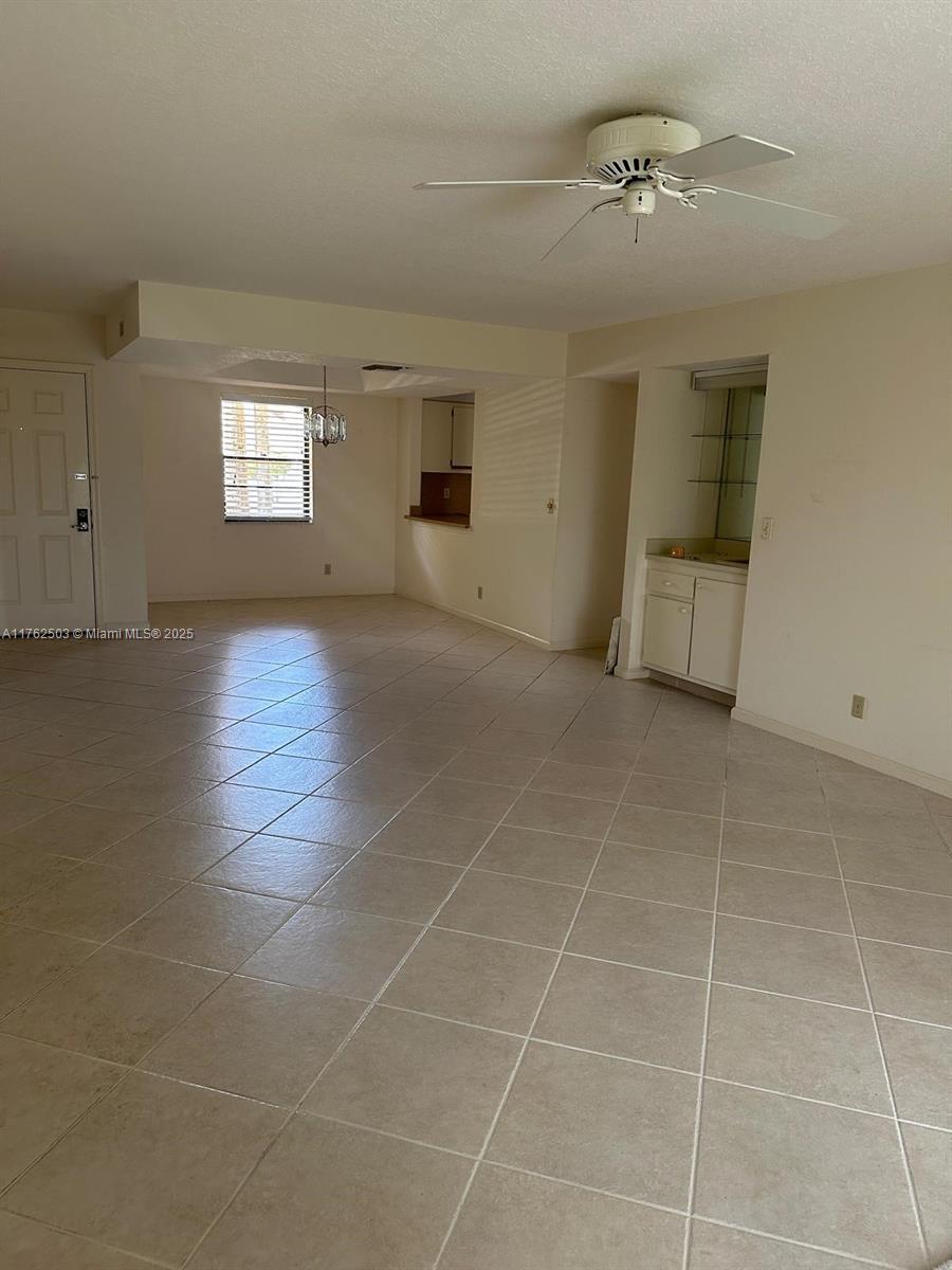 SHORES AT WELLINGTON COND - Residential