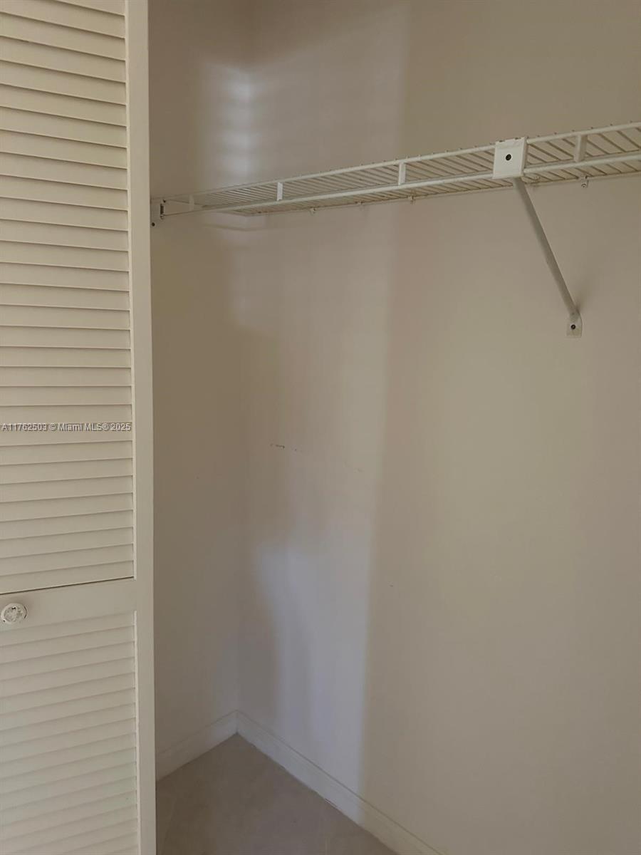 SHORES AT WELLINGTON COND - Residential