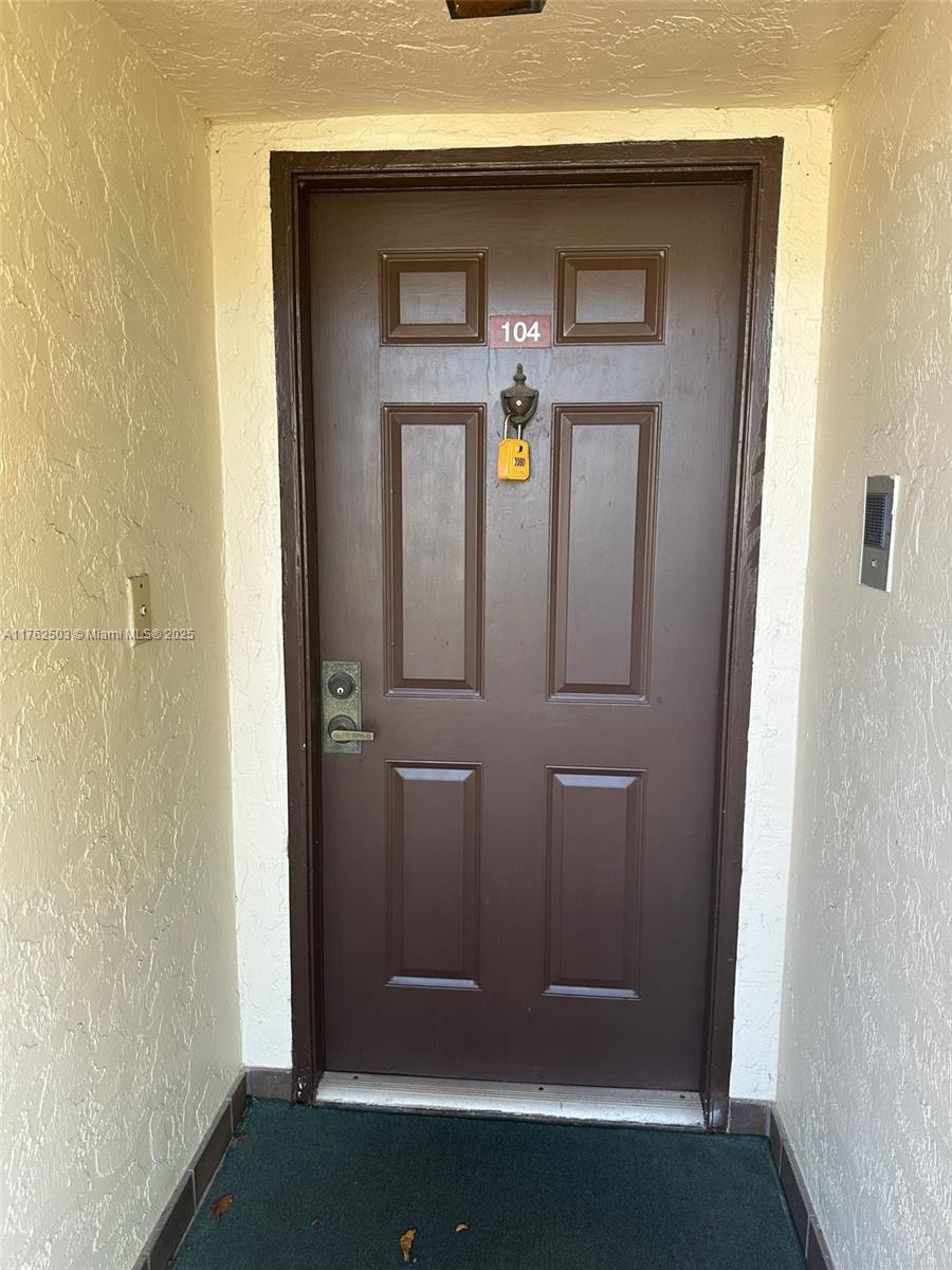 SHORES AT WELLINGTON COND - Residential