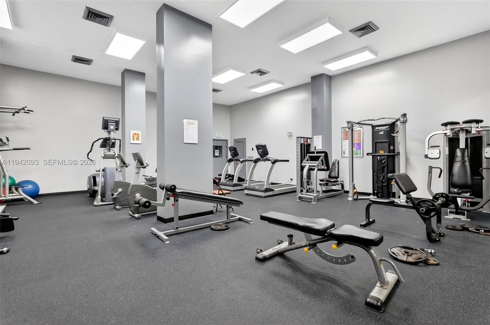 WINSTON TOWERS 500 CONDO - Residential