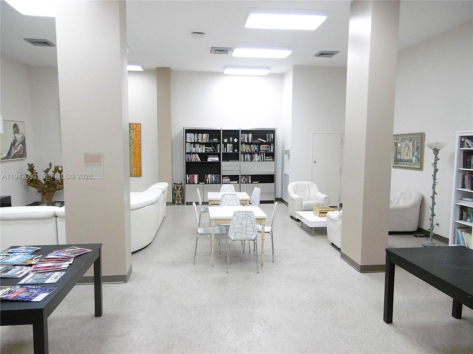 WINSTON TOWERS 500 CONDO - Residential