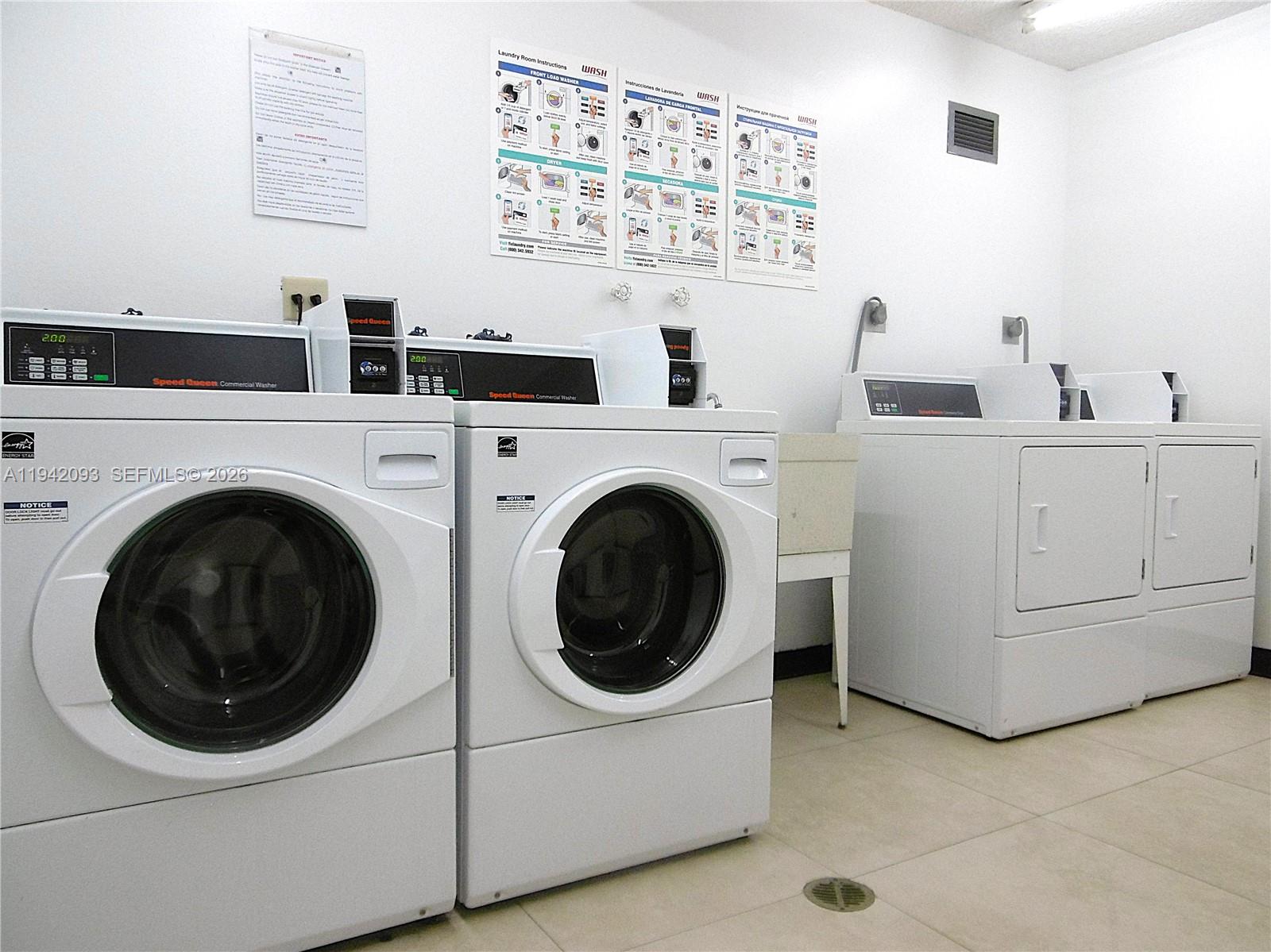 WINSTON TOWERS 500 CONDO - Residential