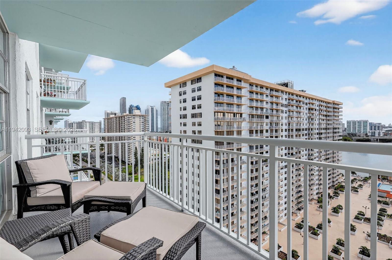 WINSTON TOWERS 500 CONDO - Residential