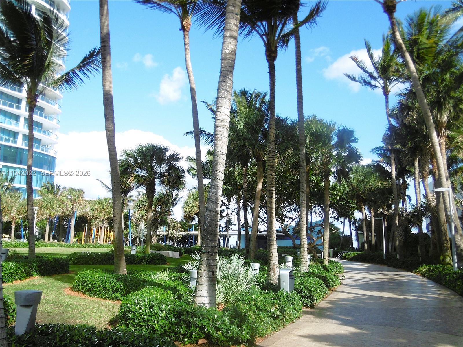 WINSTON TOWERS 500 CONDO - Residential