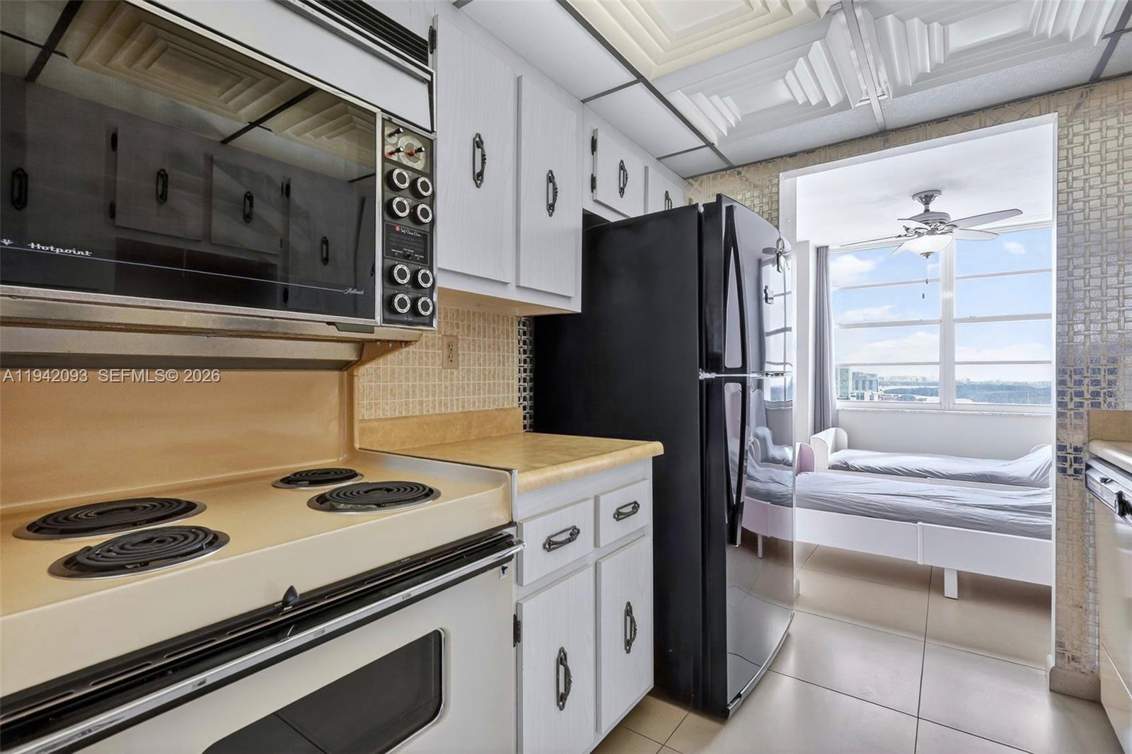 WINSTON TOWERS 500 CONDO - Residential