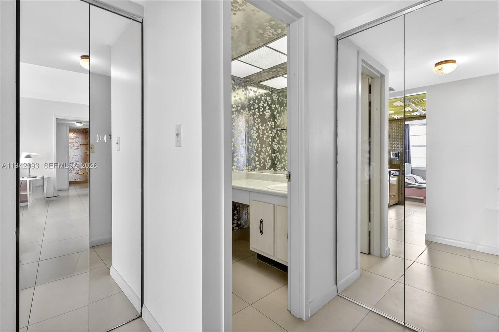 WINSTON TOWERS 500 CONDO - Residential