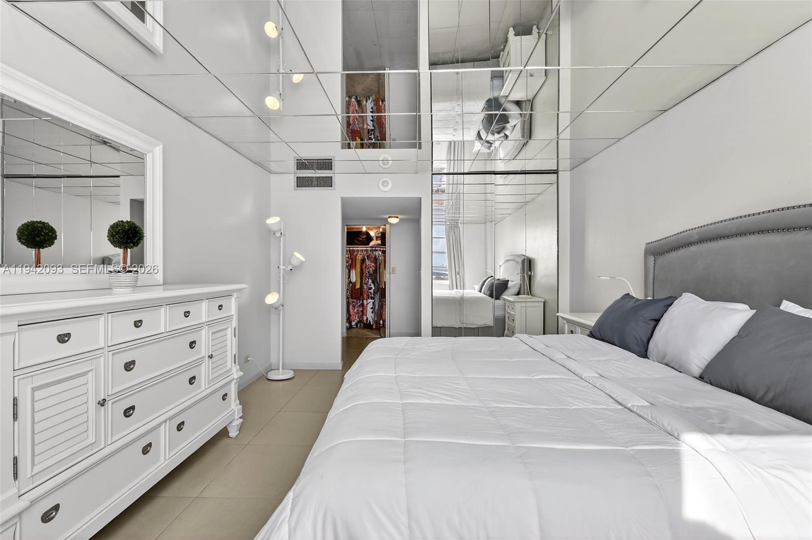 WINSTON TOWERS 500 CONDO - Residential