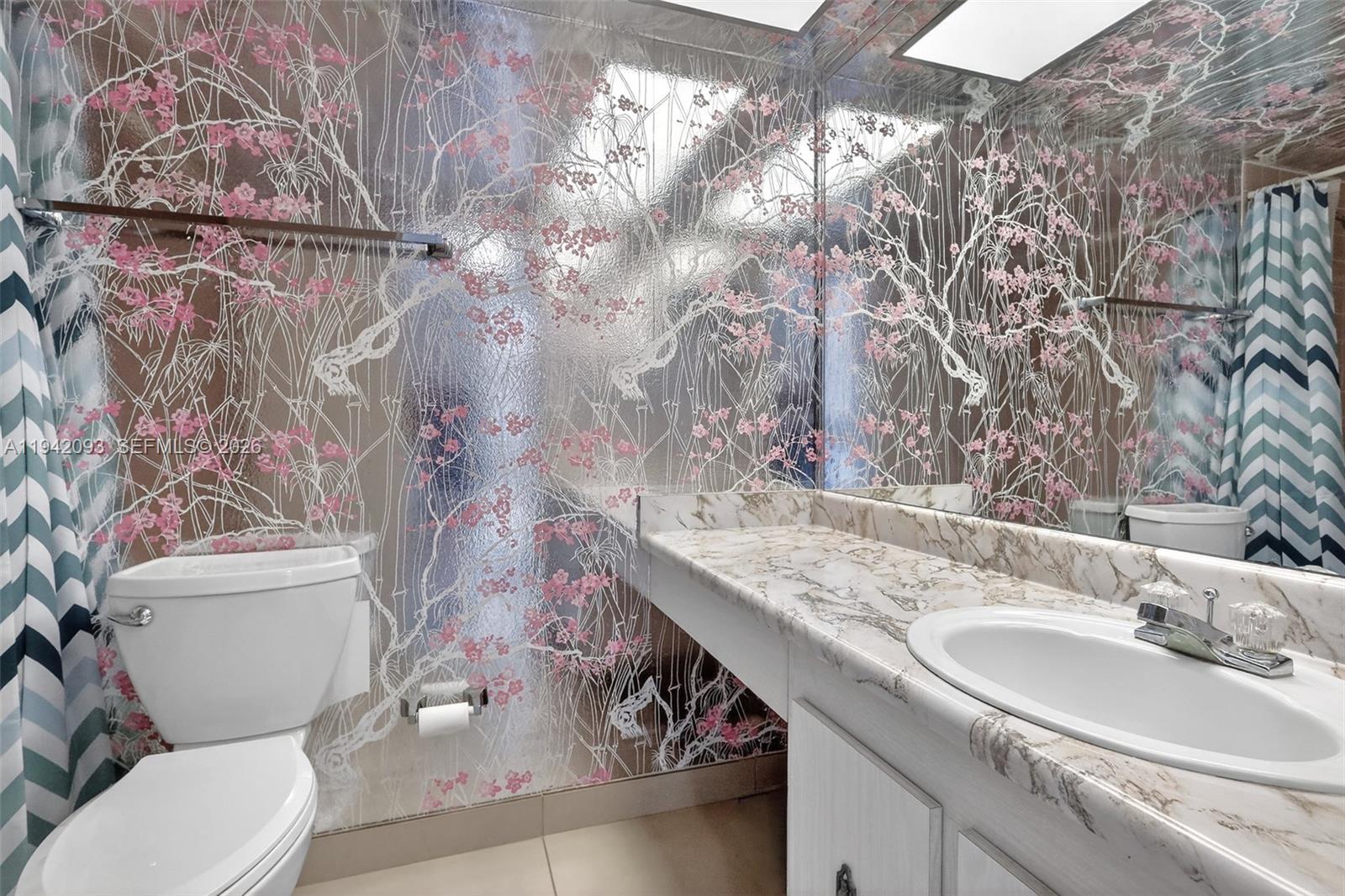 WINSTON TOWERS 500 CONDO - Residential