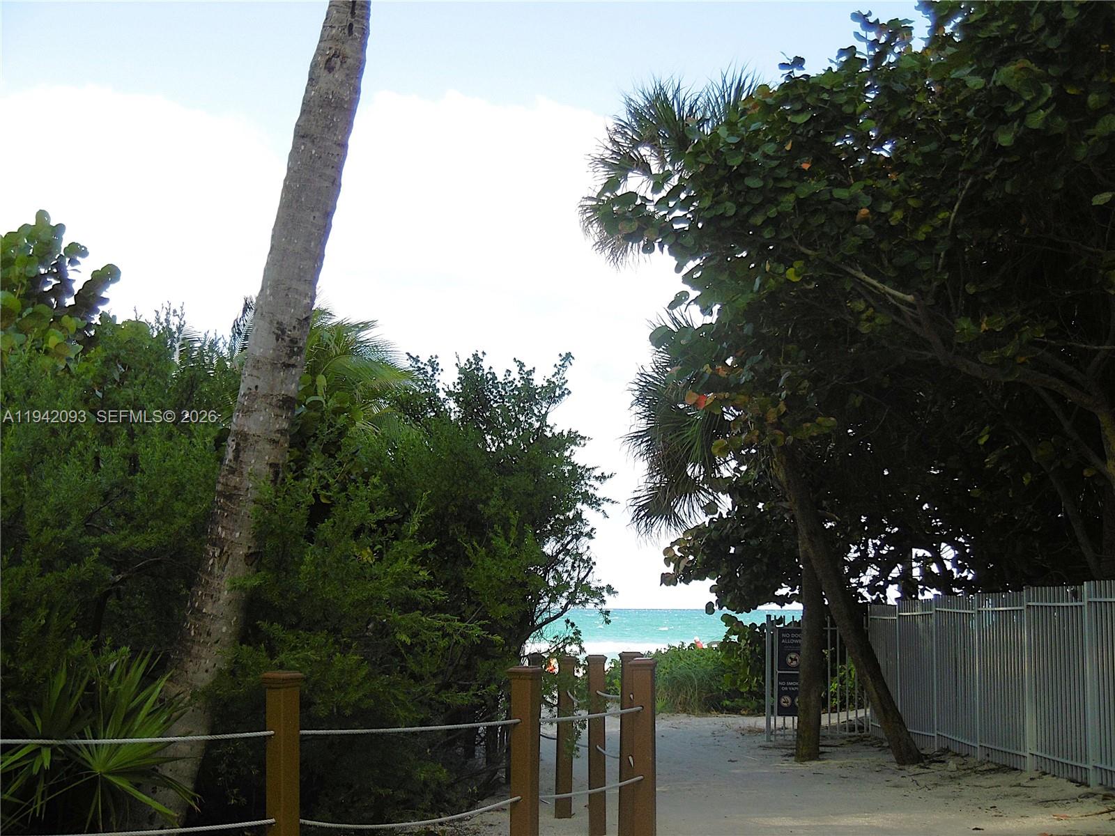 WINSTON TOWERS 500 CONDO - Residential