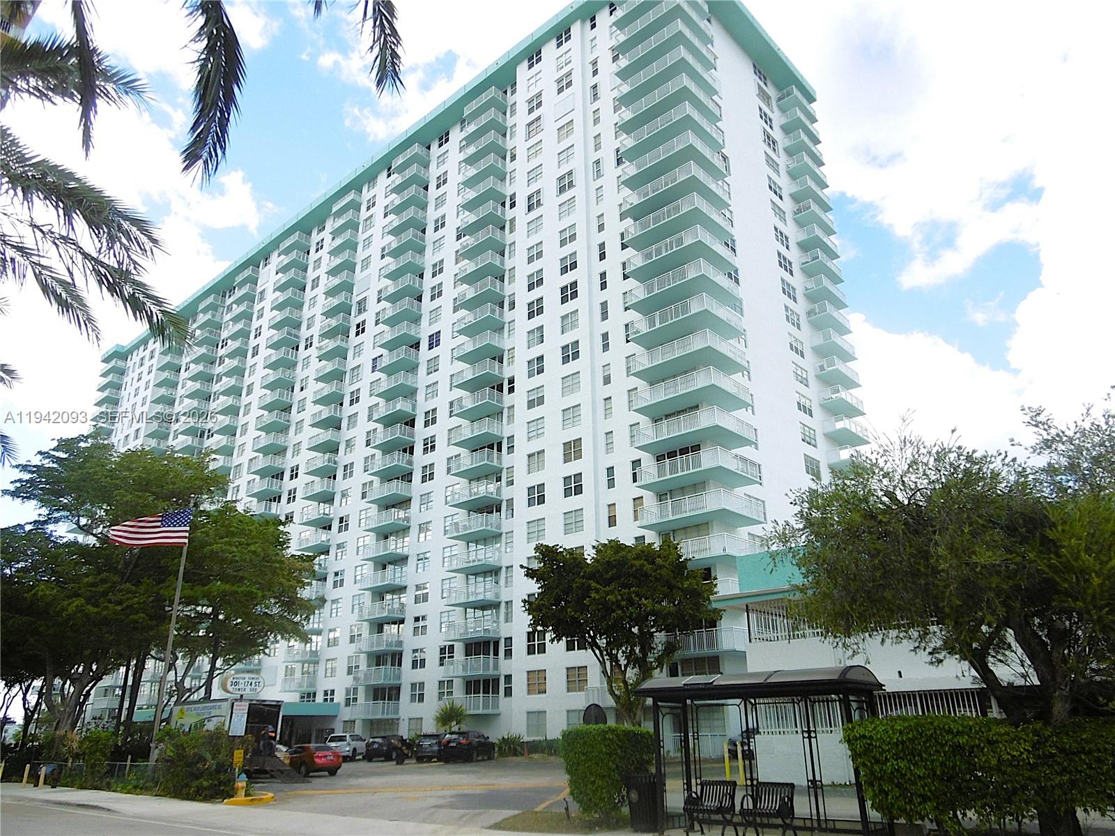 WINSTON TOWERS 500 CONDO - Residential