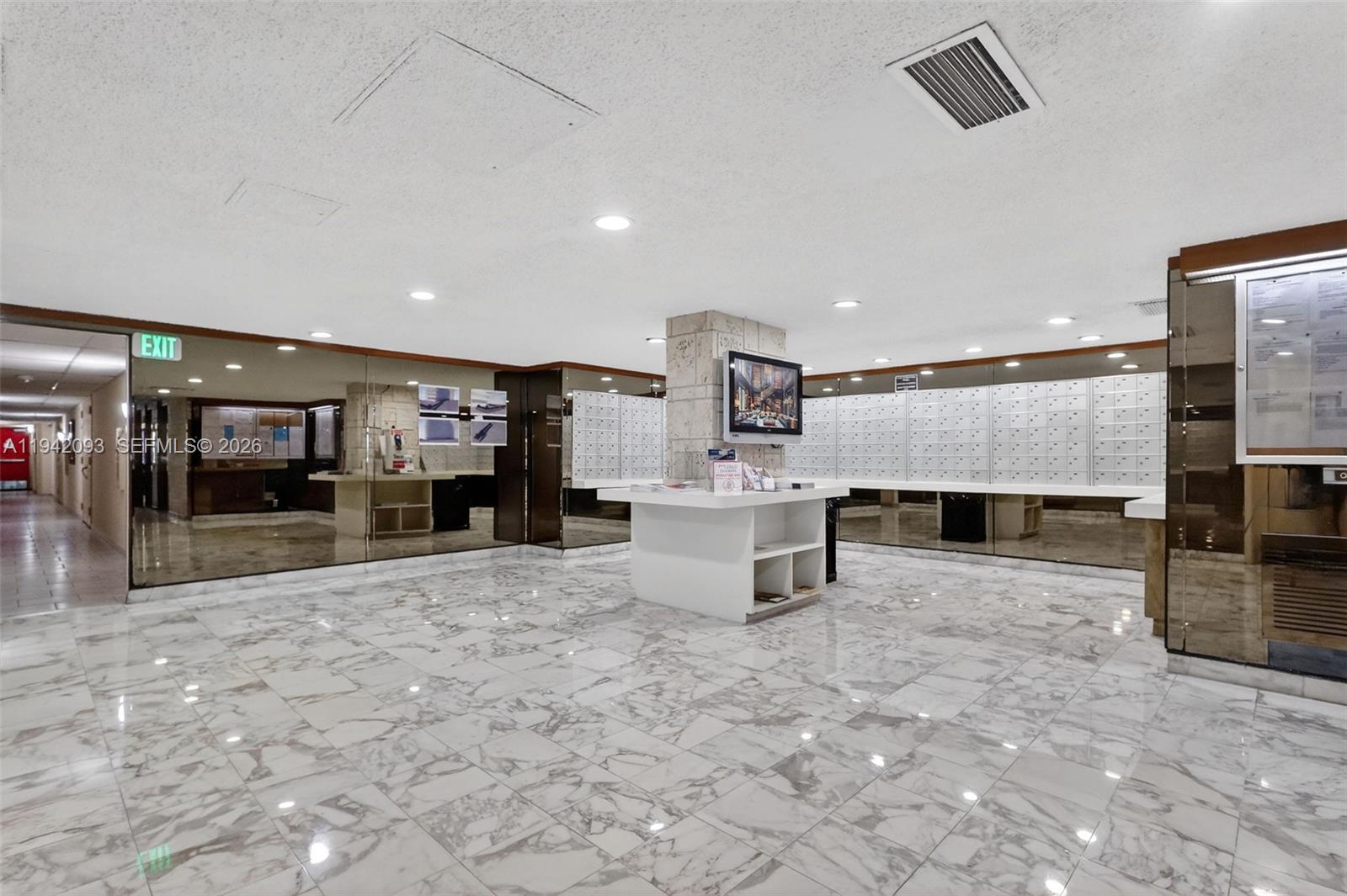 WINSTON TOWERS 500 CONDO - Residential