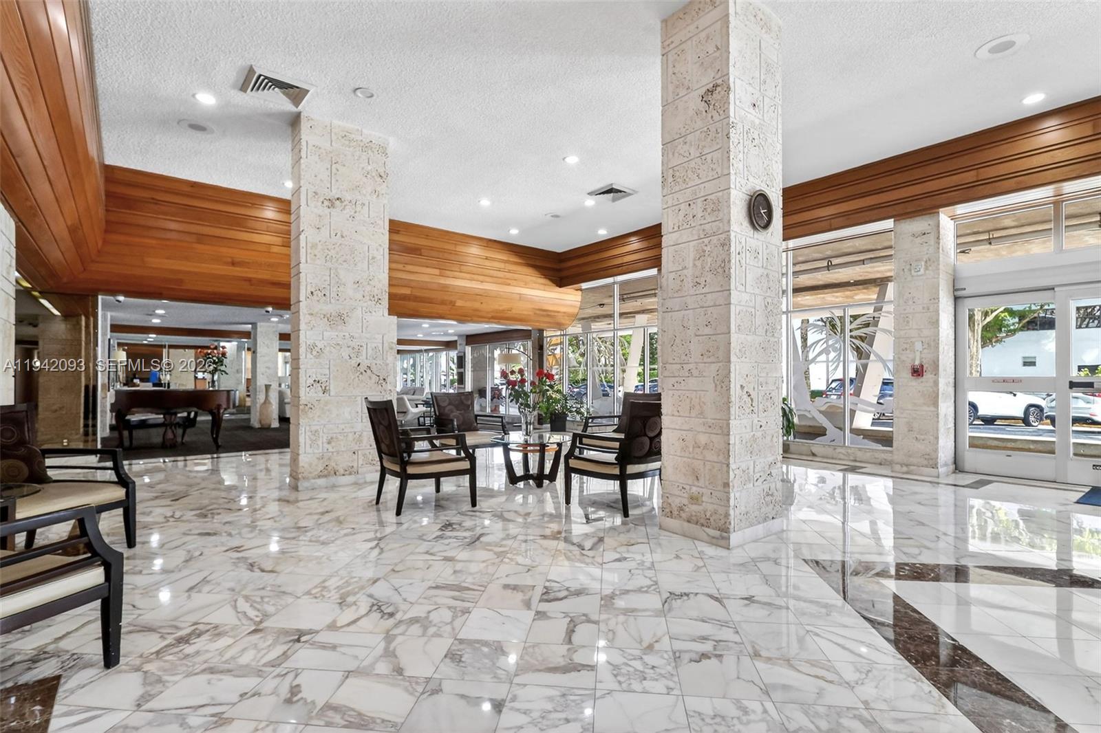 WINSTON TOWERS 500 CONDO - Residential