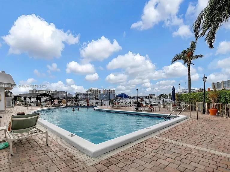 100 Golden Isles Dr 501