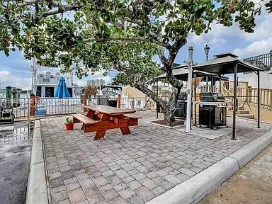 100 Golden Isles Dr 501